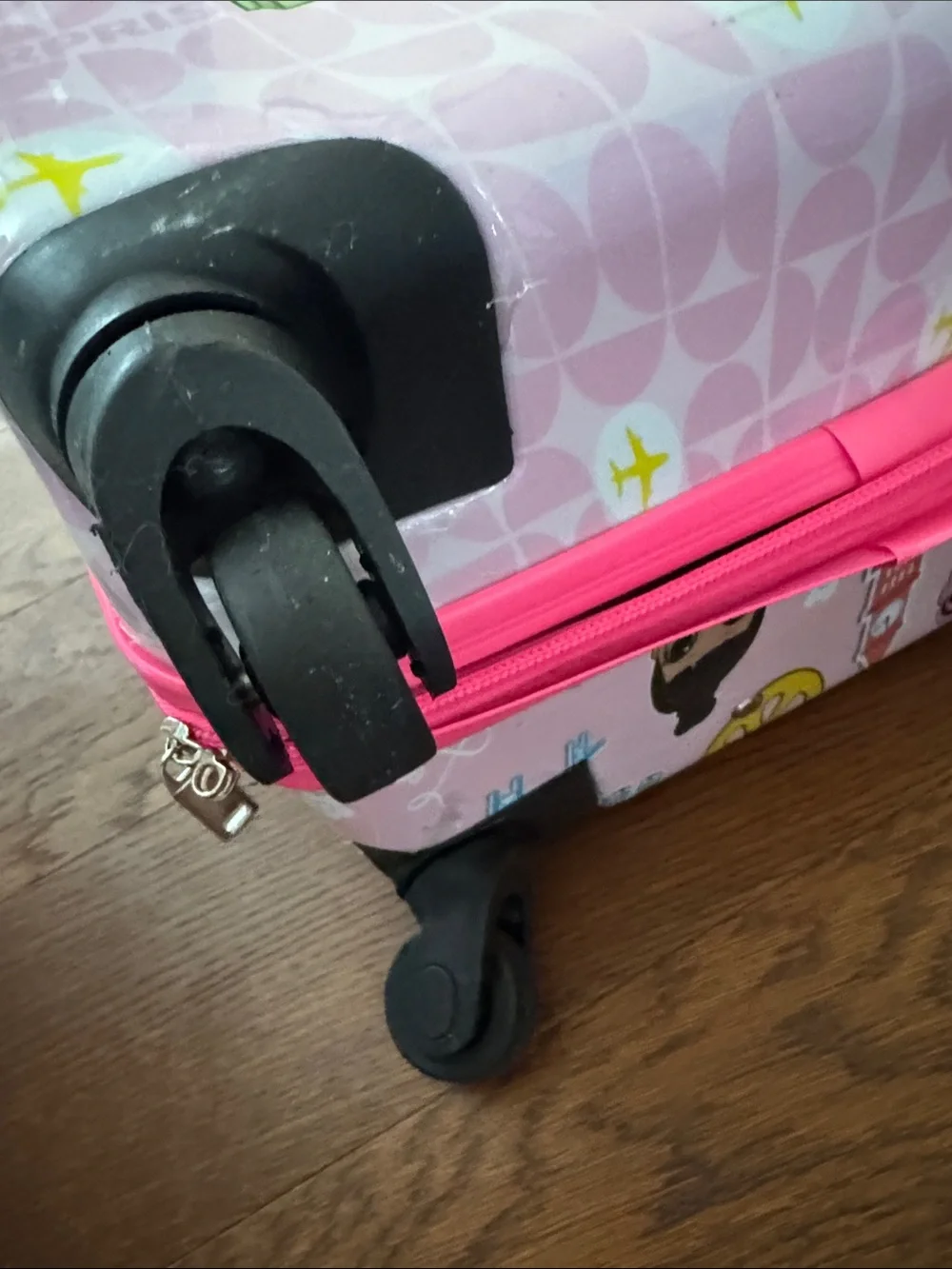 L.O.L. Surprise! Jet Set Life kids carry on luggage
